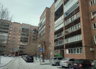 Сдаю 3-ком. квартиру, 73 м2, Абакан, улица Чертыгашева, 131