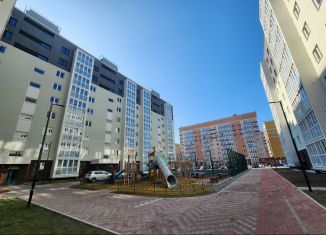 Продам 2-комнатную квартиру, 65 м2, Калининград, улица Левитана, 65к4