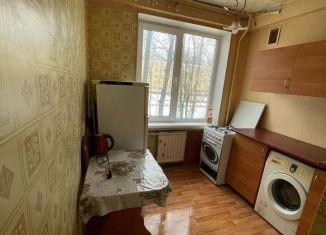 Сдается в аренду трехкомнатная квартира, 56 м2, Санкт-Петербург, Пролетарская улица, 93