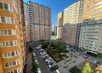 Продажа 2-комнатной квартиры, 63 м2, Краснодар, улица имени Героя Георгия Бочарникова, 12