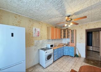 Сдача в аренду 3-ком. квартиры, 89 м2, Тюмень, Малая Боровская улица, 38