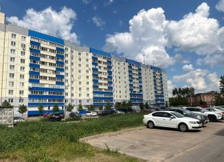 Трехкомнатная квартира на продажу, 73.5 м2, Кингисепп, улица Строителей, 16