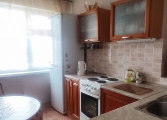 Продам 3-комнатную квартиру, 60 м2, Новосибирск, улица Доватора, 31, Дзержинский район