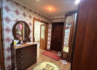 Продаю 3-ком. квартиру, 61 м2, Карталы, улица Братьев Кашириных, 2