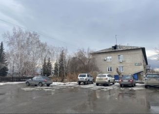 Продаю 2-комнатную квартиру, 47 м2, Челябинская область, Центральная улица, 38