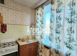 Продается 2-комнатная квартира, 42 м2, Кириши, проспект Ленина, 17