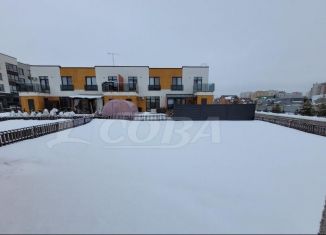 Продам 1-ком. квартиру, 122.1 м2, Тюмень, улица Федюнинского, 28к18, ЖК Ожогино