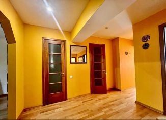 Продается трехкомнатная квартира, 75 м2, Кстово, 2-й микрорайон, 20А