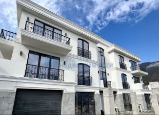 Продается дом, 322 м2, посёлок городского типа Виноградное, улица Красина, 5