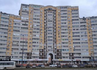 Сдам в аренду 1-комнатную квартиру, 38 м2, Липецк, улица А.Г. Стаханова, 61