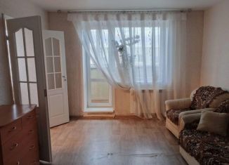 Продажа 3-ком. квартиры, 57 м2, посёлок городского типа Петра Дубрава, Садовая улица, 20А