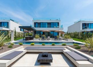 Продаю коттедж, 160 м2, Сириус, улица Войтенко