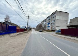 Продается трехкомнатная квартира, 60.8 м2, Маркс, Коммунистическая улица, 59