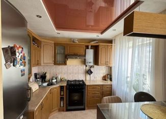 Продаю 2-ком. квартиру, 43.5 м2, Великие Луки, улица Некрасова, 13