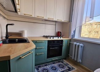Сдается в аренду 5-ком. квартира, 44 м2, Свердловская область, Посадская улица, 44к3