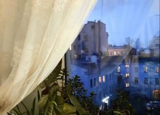 Продаю комнату, 10.4 м2, Санкт-Петербург, 10-я линия Васильевского острова, 15Б, муниципальный округ № 7