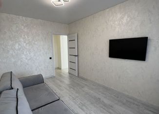 Продается 1-комнатная квартира, 31.6 м2, Челябинск, улица Братьев Кашириных, 95, Калининский район