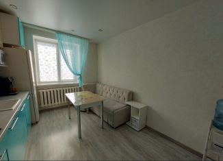 Продается трехкомнатная квартира, 56.8 м2, село Новоцелинное, Садовая улица, 36