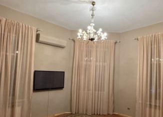 Сдается 4-комнатная квартира, 80 м2, Дагестан, улица Эфенди Капиева