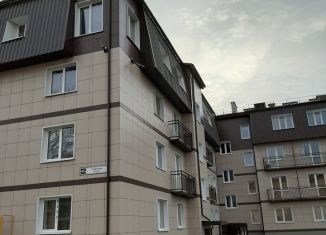 Продам 2-комнатную квартиру, 59.9 м2, Слободской, Советская улица, 47А