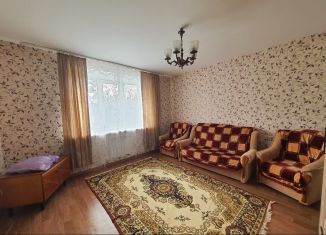 Аренда двухкомнатной квартиры, 62 м2, Клинцы, улица Ворошилова, 35А