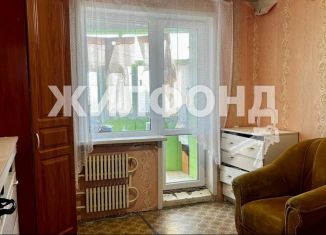 Продается трехкомнатная квартира, 65 м2, Астрахань, улица Бориса Алексеева, 45