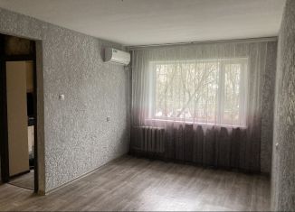 Трехкомнатная квартира в аренду, 58 м2, Керчь, улица 1-й Пятилетки, 33