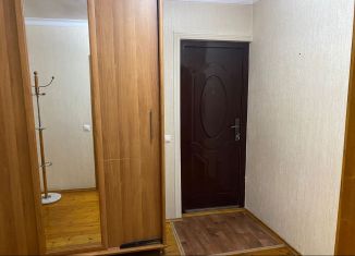 2-комнатная квартира в аренду, 61 м2, город Кизилюрт, улица Гамзата Цадаса, 63