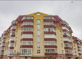 Трехкомнатная квартира в аренду, 132 м2, Екатеринбург, улица Бажова, 51, улица Бажова