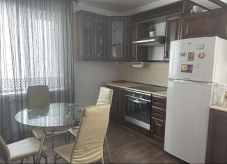 Продается 3-комнатная квартира, 52 м2, село Александровское, улица Мира, 2А