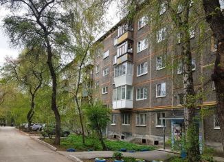 Сдаю в аренду двухкомнатную квартиру, 43 м2, Екатеринбург, улица Шаумяна, 86к4, улица Шаумяна