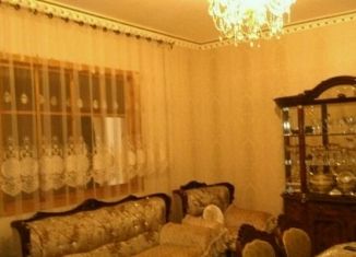 Продается 4-комнатная квартира, 80 м2, Хасавюрт, улица Тотурбиева, 226А