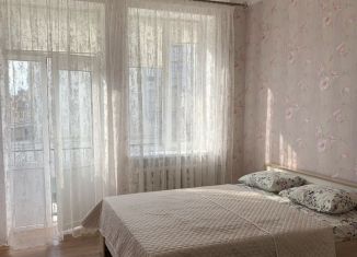 Сдам 2-комнатную квартиру, 60 м2, Дагестан, улица Коркмасова, 16