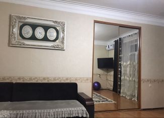Сдам в аренду двухкомнатную квартиру, 52 м2, Дагестан, Советская улица, 14