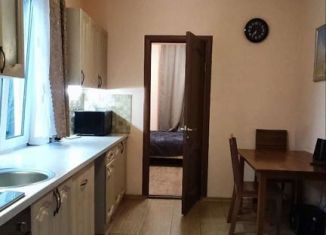 Аренда дома, 50 м2, Алушта, Первомайская улица, 36