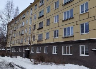 Продается 3-комнатная квартира, 55 м2, Петрозаводск, район Голиковка, улица Лизы Чайкиной, 1