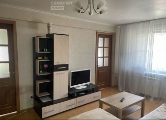 Продам четырехкомнатную квартиру, 59 м2, Астрахань, улица Богдана Хмельницкого, 53