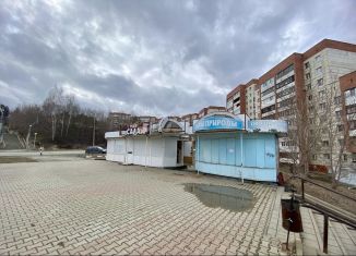 Продаю торговую площадь, 30 м2, Новоуральск, улица Мичурина, 6