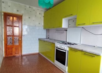 Трехкомнатная квартира на продажу, 61 м2, Салават, улица Чапаева, 32