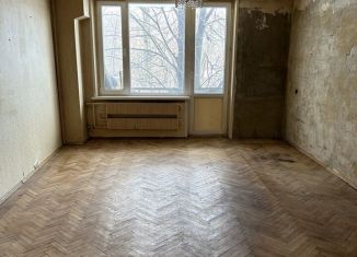 Продаю четырехкомнатную квартиру, 76 м2, Москва, улица Шверника