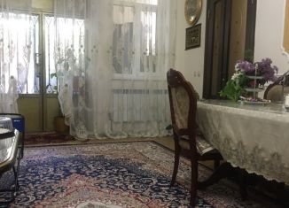 Сдается в аренду двухкомнатная квартира, 65 м2, Дагестан, проспект Амет-Хана Султана, 29к3