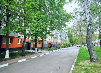 Продам трехкомнатную квартиру, 47 м2, Белгородская область, микрорайон Приборостроитель, 18А