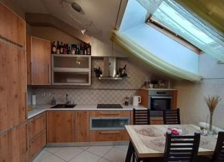 Продаю 4-комнатную квартиру, 94.2 м2, Карелия, улица Максима Горького, 16А