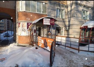 Продам торговую площадь, 80 м2, Киров, улица Розы Люксембург, 77