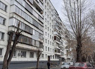Продам 2-ком. квартиру, 53.6 м2, Челябинск, улица Молодогвардейцев, 66Б