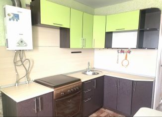 Продам трехкомнатную квартиру, 61 м2, село Субханкулово, улица Нефтяников, 2