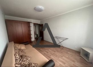 Сдам 1-ком. квартиру, 35 м2, поселок городского типа Стройкерамика, улица Петра Монастырского, 5