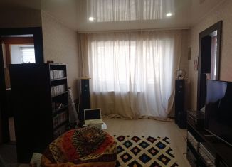 Продам 2-ком. квартиру, 43 м2, Бор, улица Сергея Везломцева, 17