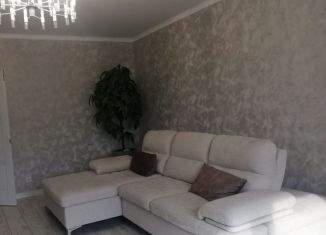 Сдача в аренду двухкомнатной квартиры, 82 м2, Астрахань, улица Набережная Приволжского Затона, 4