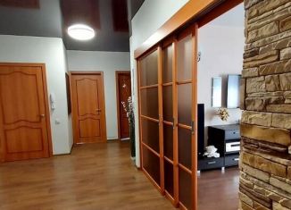 Продам трехкомнатную квартиру, 112 м2, Озёрск, улица Матросова, 34